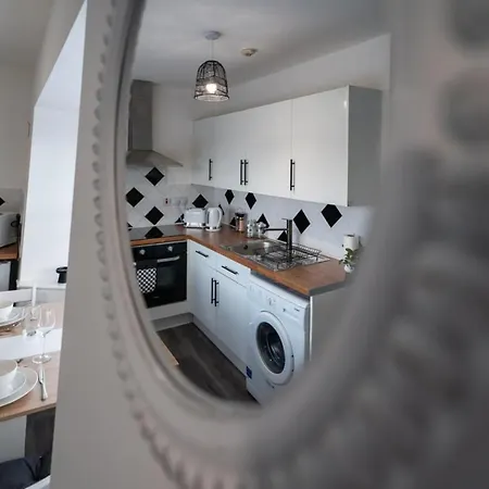 Urban Retreat In Eastville Sleeps 4 *